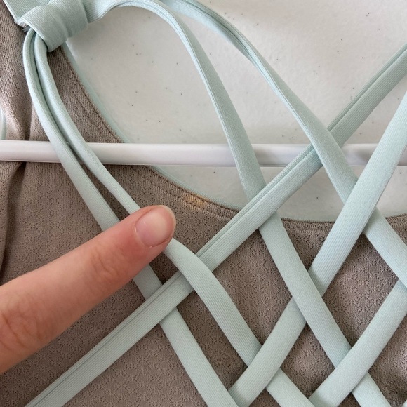Lululemon women’s strappy cross-back active top — medium - Picture 5 of 5